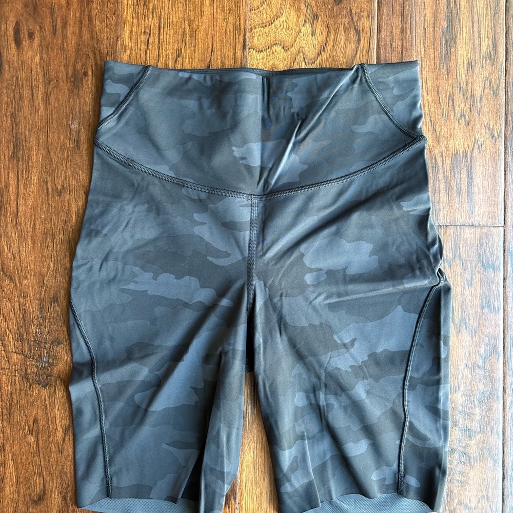 Lululemon base pace shorts